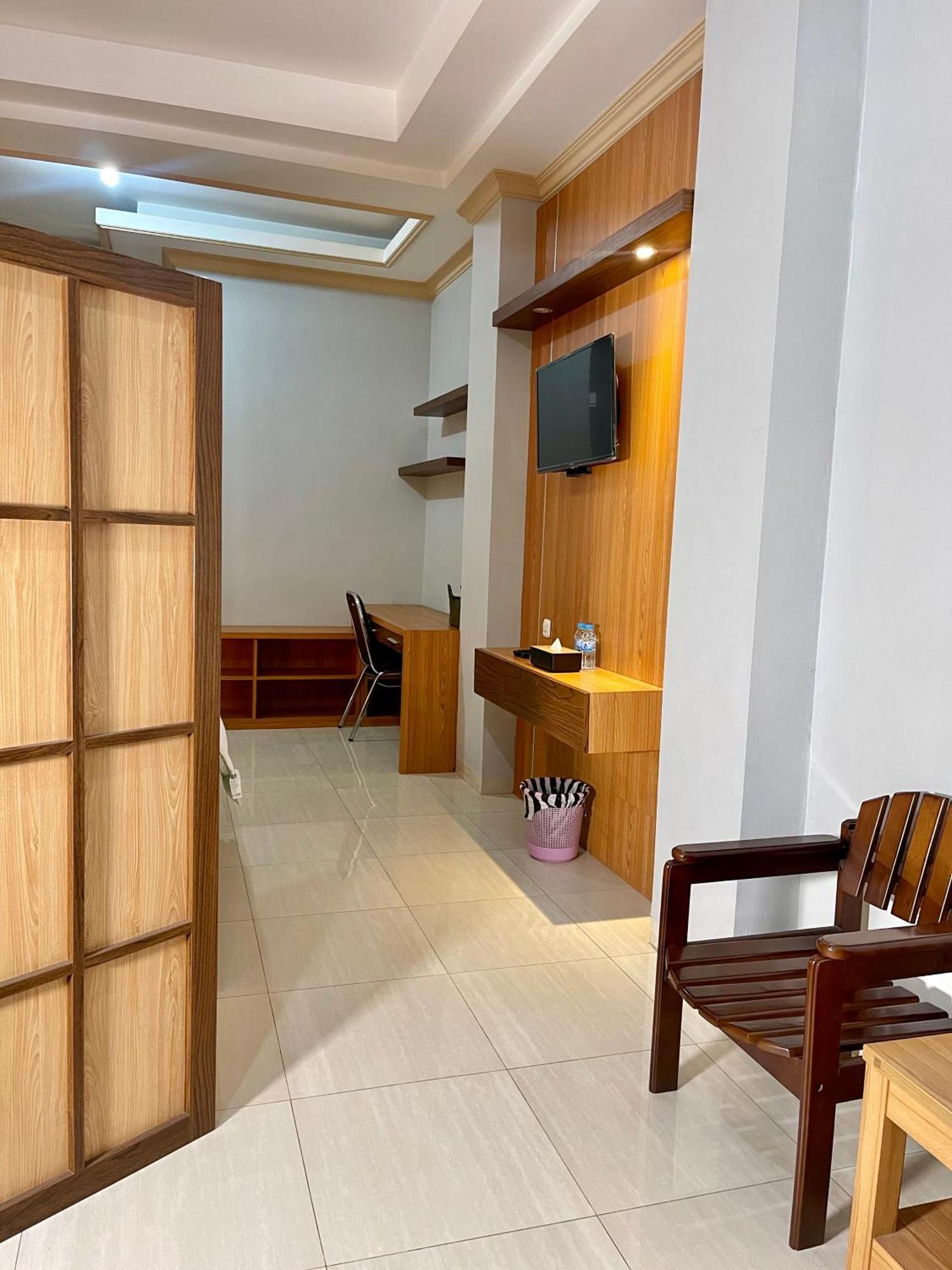 Wesbobo Inn Solo Luaran gambar