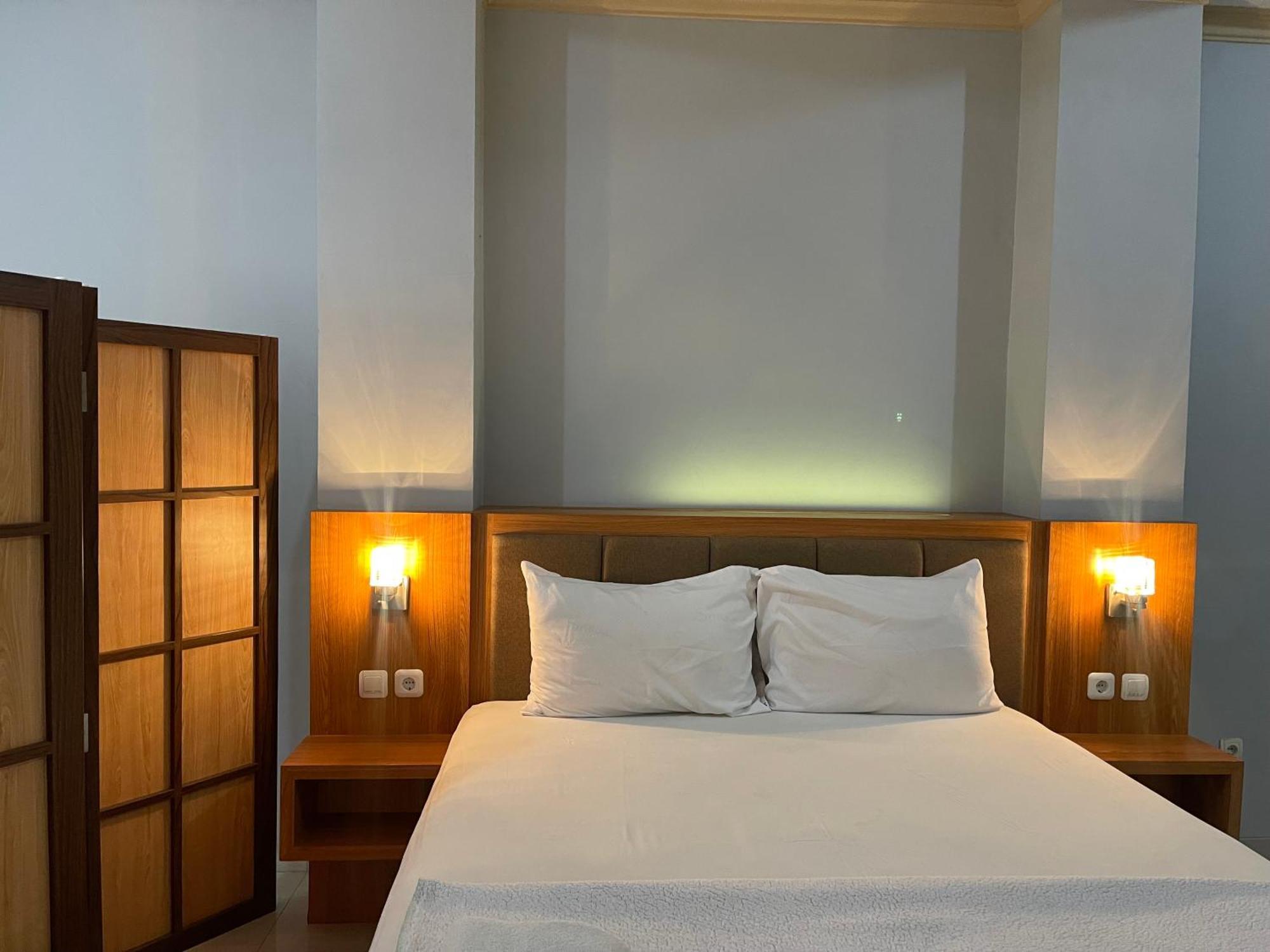 Wesbobo Inn Solo Luaran gambar