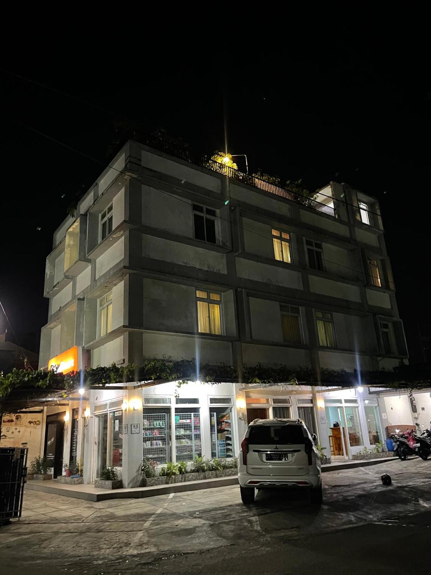 Wesbobo Inn Solo Luaran gambar